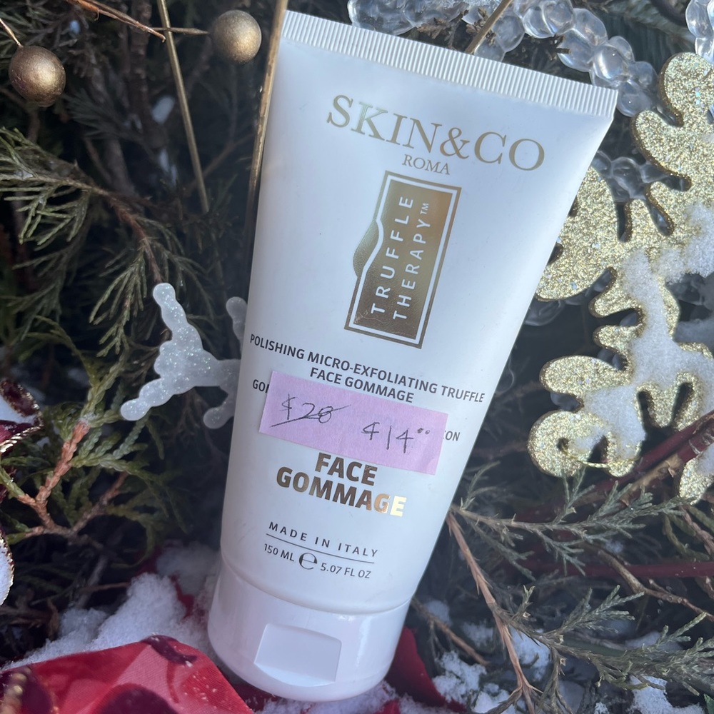 Skin & Co. Truffle therapy. Polishing micro-exfoliating truffle face gommage.